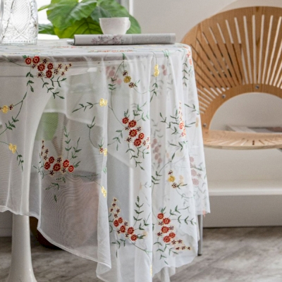 Petite nappe dentelle vert feuille de carthame frais