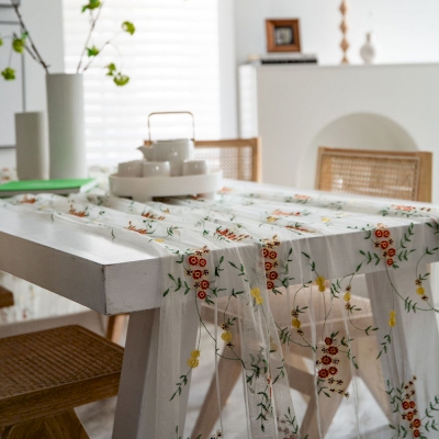 Petite nappe dentelle vert feuille de carthame frais