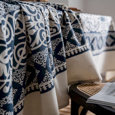 Nappe de Table Azur, Bleu et Blanc, Motifs Géométriques