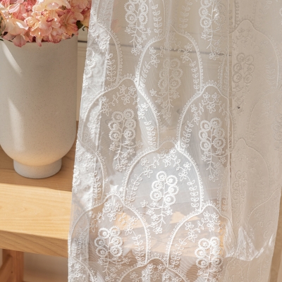 Voilage ISADORA, Tissu à Broderie, Arabesques Florales Brodées