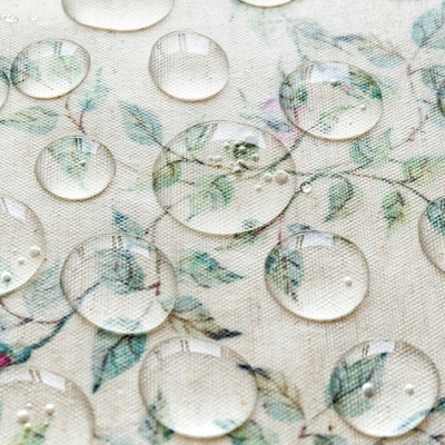 Waterproof and Stain-Resistant Tablecloth with Floral Pattern