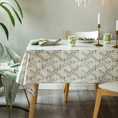 Waterproof and Stain-Resistant Tablecloth with Floral Pattern