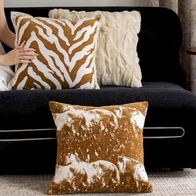 Coussins SAFARI, Motifs Zèbre et Chevaux en Jacquard de Chenille, Uni Fourrure de Lapin Rex, Style Naturel et Élégant, 45 x 45 cm
