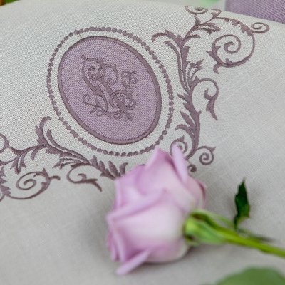 BRODÉLIA Tablecloth, Linen Effect Fabric, Elegant Lavender Medallion Embroidery