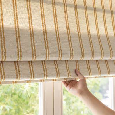 Store Bateau Sur Mesure SOLYNE, Tissu Jacquard Mélangé Coton et Polyester, Rayures Jaune Ocre d’Inspiration Bauhaus